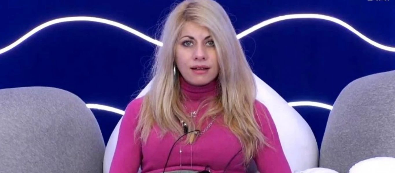 Big Brother: Όταν η Άννα Μαρία χόρευε πάνω στα τραπέζια της Μυκόνου φορώντας τα απολύτως απαραίτητα (βίντεο)